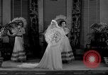 Immagine di Sfilata di moda Chicago Illinois USA, 1937, secondo 13 filmato di repertorio 65675051413