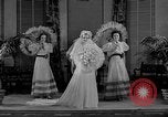 Immagine di Sfilata di moda Chicago Illinois USA, 1937, secondo 14 filmato di repertorio 65675051413