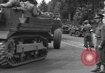 Image American half-tracks Normandie France, 1944, de la seconde 25 séquences d'archives historiques vidéo 65675051423