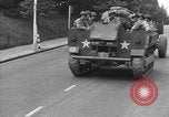 Image American half-tracks Normandie France, 1944, de la seconde 30 séquences d'archives historiques vidéo 65675051423