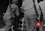 Immagine di Soldati americani Cherbourg Normandia Francia, 1944, secondo 17 filmato di repertorio 65675051432