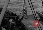 Standbild Allied Diver Atlantik, 1944, aus Sekunde 29 historischem Filmmaterial Videoclip 65675051435
