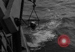 Standbild Allied Diver Atlantik, 1944, aus Sekunde 31 historischem Filmmaterial Videoclip 65675051435