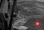 Standbild Allied Diver Atlantik, 1944, aus Sekunde 35 historischem Filmmaterial Videoclip 65675051435