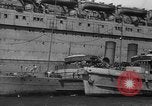 Immagine di Soldati americani che arrivano in Inghilterra durante la seconda guerra mondiale Regno Unito, 1944, secondo 14 filmato di repertorio 65675051438