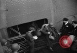 Immagine di Soldati americani che arrivano in Inghilterra durante la seconda guerra mondiale Regno Unito, 1944, secondo 19 filmato di repertorio 65675051438