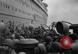 Immagine di Soldati americani che arrivano in Inghilterra durante la seconda guerra mondiale Regno Unito, 1944, secondo 38 filmato di repertorio 65675051438