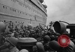 Immagine di Soldati americani che arrivano in Inghilterra durante la seconda guerra mondiale Regno Unito, 1944, secondo 41 filmato di repertorio 65675051438