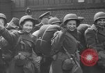 Immagine di Le donne dell'esercito di corpo ausiliario (WAAC) Regno Unito, 1943, secondo 30 filmato di repertorio 65675051439
