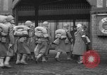 Immagine di Donne americane dell'esercito di corpo ausiliario (WAAC) Regno Unito, 1943, secondo 14 filmato di repertorio 65675051440