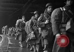 Immagine di Donne americane dell'esercito di corpo ausiliario (WAAC) Regno Unito, 1943, secondo 24 filmato di repertorio 65675051440