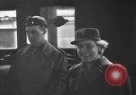Immagine di Donne americane dell'esercito di corpo ausiliario (WAAC) Regno Unito, 1943, secondo 62 filmato di repertorio 65675051440