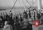 Immagine di Truppe americane a navi che arrivano in inglese acque dopo la traversata dell'Atlantico Regno Unito, 1944, secondo 7 filmato di repertorio 65675051448