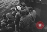 Immagine di Truppe americane a navi che arrivano in inglese acque dopo la traversata dell'Atlantico Regno Unito, 1944, secondo 21 filmato di repertorio 65675051448
