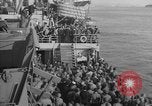 Immagine di Truppe americane a navi che arrivano in inglese acque dopo la traversata dell'Atlantico Regno Unito, 1944, secondo 36 filmato di repertorio 65675051448