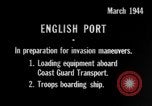 Standbild United States Coast Guards Vereinigtes Königreich, 1944, aus Sekunde 6 historischem Filmmaterial Videoclip 65675051449