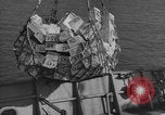 Standbild United States Coast Guards Vereinigtes Königreich, 1944, aus Sekunde 44 historischem Filmmaterial Videoclip 65675051449