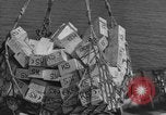 Standbild United States Coast Guards Vereinigtes Königreich, 1944, aus Sekunde 48 historischem Filmmaterial Videoclip 65675051449