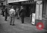 Standbild Nachrichten über die alliierte Invasion in der Normandie United States USA, 1944, aus Sekunde 7 historischem Filmmaterial Videoclip 65675051456
