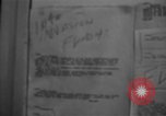 Standbild Nachrichten über die alliierte Invasion in der Normandie United States USA, 1944, aus Sekunde 57 historischem Filmmaterial Videoclip 65675051456