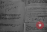 Standbild Nachrichten über die alliierte Invasion in der Normandie United States USA, 1944, aus Sekunde 61 historischem Filmmaterial Videoclip 65675051456