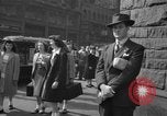 Immagine di Articoli di giornale sull'invasione alleata della Francia nel giorno del D-Day New York City USA, 1944, secondo 9 filmato di repertorio 65675051458