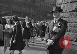 Immagine di Articoli di giornale sull'invasione alleata della Francia nel giorno del D-Day New York City USA, 1944, secondo 10 filmato di repertorio 65675051458