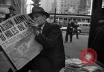 Immagine di Articoli di giornale sull'invasione alleata della Francia nel giorno del D-Day New York City USA, 1944, secondo 59 filmato di repertorio 65675051458