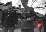 Standbild General Eisenhower Sandhurst England, 1944, aus Sekunde 10 historischem Filmmaterial Videoclip 65675051461