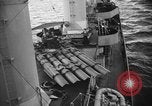 Standbild United States Zerstörer im Betrieb Schindel Atlantik, 1944, aus Sekunde 21 historischem Filmmaterial Videoclip 65675051464