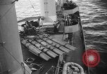 Standbild United States Zerstörer im Betrieb Schindel Atlantik, 1944, aus Sekunde 22 historischem Filmmaterial Videoclip 65675051464