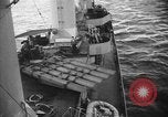 Standbild United States Zerstörer im Betrieb Schindel Atlantik, 1944, aus Sekunde 24 historischem Filmmaterial Videoclip 65675051464