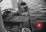 Standbild United States Zerstörer im Betrieb Schindel Atlantik, 1944, aus Sekunde 27 historischem Filmmaterial Videoclip 65675051464