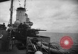 Standbild United States Zerstörer im Betrieb Schindel Atlantik, 1944, aus Sekunde 45 historischem Filmmaterial Videoclip 65675051464