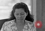 Standbild Zivilisten Okinawa Ryukyu Inseln, 1945, aus Sekunde 24 historischem Filmmaterial Videoclip 65675051468