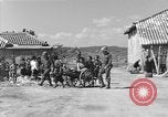 Image américains Traiter les civils blessés Okinawa îles Ryukyu, 1945, de la seconde 3 séquences d'archives historiques vidéo 65675051474