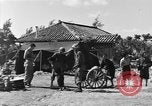 Image américains Traiter les civils blessés Okinawa îles Ryukyu, 1945, de la seconde 19 séquences d'archives historiques vidéo 65675051474