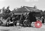 Image américains Traiter les civils blessés Okinawa îles Ryukyu, 1945, de la seconde 22 séquences d'archives historiques vidéo 65675051474