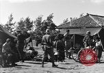 Image américains Traiter les civils blessés Okinawa îles Ryukyu, 1945, de la seconde 28 séquences d'archives historiques vidéo 65675051474