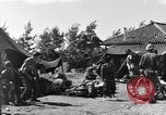 Image américains Traiter les civils blessés Okinawa îles Ryukyu, 1945, de la seconde 30 séquences d'archives historiques vidéo 65675051474