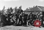 Image américains Traiter les civils blessés Okinawa îles Ryukyu, 1945, de la seconde 37 séquences d'archives historiques vidéo 65675051474