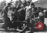 Image américains Traiter les civils blessés Okinawa îles Ryukyu, 1945, de la seconde 50 séquences d'archives historiques vidéo 65675051474