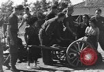 Image américains Traiter les civils blessés Okinawa îles Ryukyu, 1945, de la seconde 53 séquences d'archives historiques vidéo 65675051474