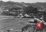 Standbild Local Village Okinawa Ryukyu Inseln, 1945, aus Sekunde 11 historischem Filmmaterial Videoclip 65675051475