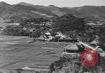 Standbild Local Village Okinawa Ryukyu Inseln, 1945, aus Sekunde 13 historischem Filmmaterial Videoclip 65675051475