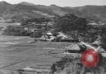 Standbild Local Village Okinawa Ryukyu Inseln, 1945, aus Sekunde 15 historischem Filmmaterial Videoclip 65675051475