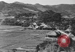 Standbild Local Village Okinawa Ryukyu Inseln, 1945, aus Sekunde 20 historischem Filmmaterial Videoclip 65675051475