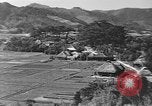 Standbild Local Village Okinawa Ryukyu Inseln, 1945, aus Sekunde 21 historischem Filmmaterial Videoclip 65675051475
