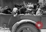 Standbild Okinawans Gehäuse Okinawa Ryukyu Inseln, 1945, aus Sekunde 14 historischem Filmmaterial Videoclip 65675051477