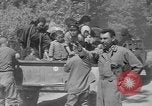 Standbild Okinawans Gehäuse Okinawa Ryukyu Inseln, 1945, aus Sekunde 19 historischem Filmmaterial Videoclip 65675051477